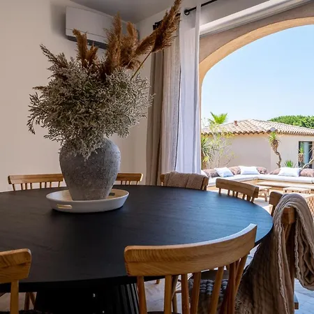 Villa De Standing Dans Un Quartier Calme Pour 12 Personnes A 3km Du Centre Ville De Tropez *