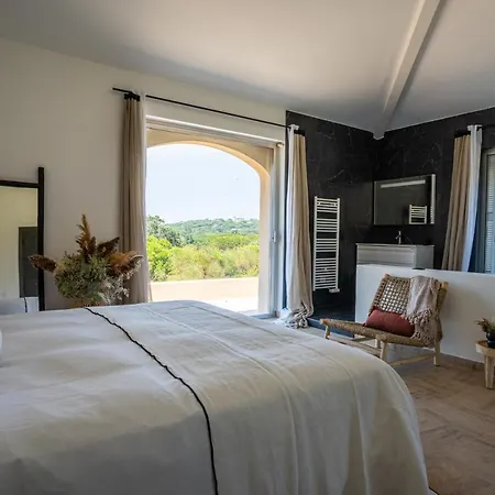 De Standing Dans Un Quartier Calme Pour 12 Personnes A 3km Du Centre Ville De Tropez Villa